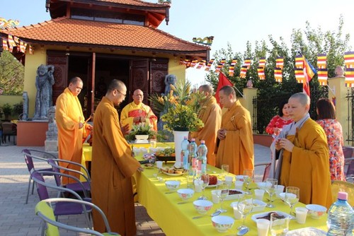 Lần đầu tiên Việt Nam có ngôi chùa được công nhận tại Hungary - ảnh 5