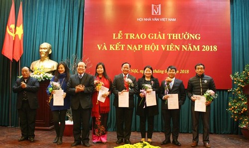 Nhìn lại Giải thưởng Hội nhà văn Việt Nam 2018 - ảnh 1