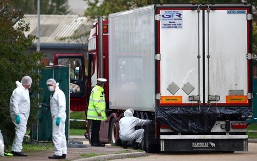 Thủ tướng yêu cầu xác minh vụ 39 thi thể trong container ở Anh - ảnh 1