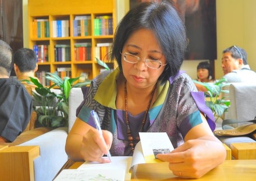 Nhà văn Lê Minh Hà, Phong Điệp kể chuyện dạy con - ảnh 2