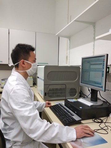 Bác sĩ Việt Nam đầu tiên tham gia hợp tác nghiên cứu thuốc điều trị Covid-19 tại Đức - ảnh 2