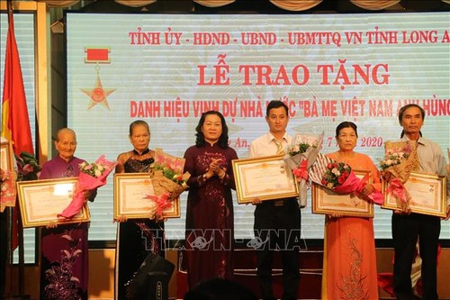 Long An trao tặng, truy tặng danh hiệu Bà mẹ Việt Nam anh hùng - ảnh 1