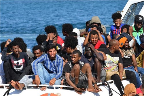 Libye: naufrage meurtrier d'une embarcation de migrants en Méditerranée - ảnh 1