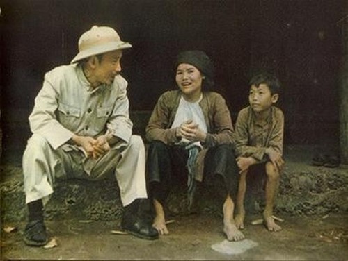 Trang thơ về Chủ tịch Hồ Chí Minh - ảnh 1