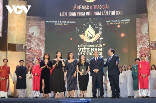 Bế mạc LHP Việt Nam: “Mắt biếc” đạt giải Bông sen Vàng thể loại phim truyện điện ảnh - ảnh 3