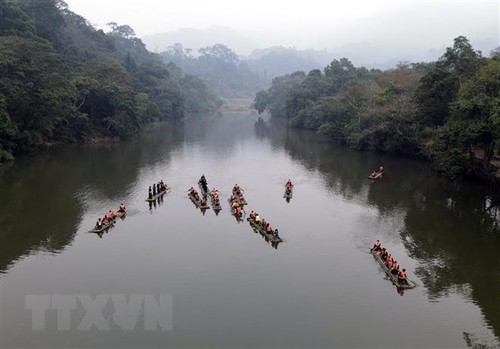Tuyên Quang: Ra mắt sản phẩm du lịch trải nghiệm "Bơi mảng - Hát Then trên hồ Nà Nưa” - ảnh 1