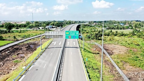 Thông xe tuyến đường cao tốc Trung Lương - Mỹ Thuận - ảnh 1