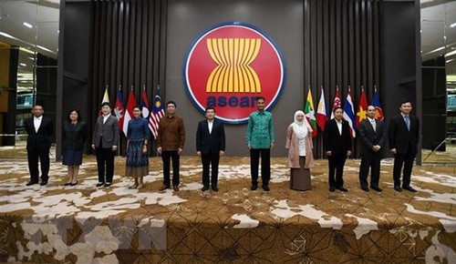 Campuchia, Indonesia và Thái Lan cam kết tăng cường vai trò của ASEAN - ảnh 1