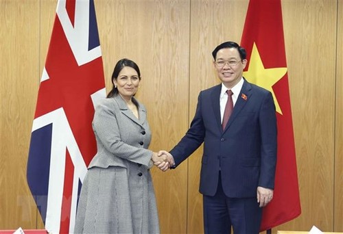 Việt Nam và Vương quốc Anh nâng cao hiệu quả công tác phòng, chống rửa tiền và tài trợ khủng bố - ảnh 1