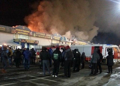 Cháy ở chợ Sadovod (Nga), hàng hóa của người Việt bị thiệt hại - ảnh 1