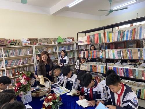 Khai trương thư viện Búp Sen Xanh tại quê hương nhà văn Sơn Tùng - ảnh 2