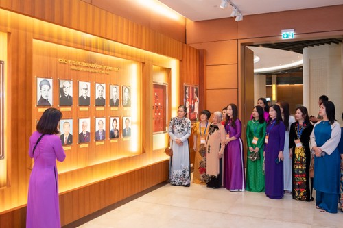 Đoàn đại biểu Diễn đàn phụ nữ Việt Nam tại châu Âu thăm Nhà Quốc hội Việt Nam - ảnh 2
