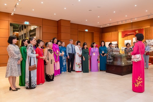 Đoàn đại biểu Diễn đàn phụ nữ Việt Nam tại châu Âu thăm Nhà Quốc hội Việt Nam - ảnh 4