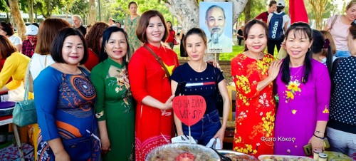 Hấp dẫn ẩm thực Việt Nam  tại Lễ hội ẩm thực văn hóa đa quốc gia tại CH Sip - ảnh 6