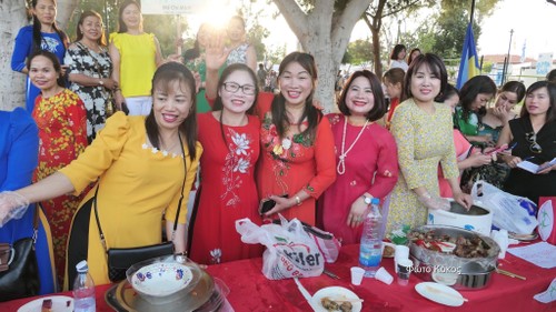 Hấp dẫn ẩm thực Việt Nam  tại Lễ hội ẩm thực văn hóa đa quốc gia tại CH Sip - ảnh 12