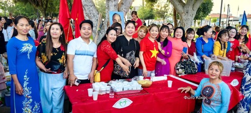 Hấp dẫn ẩm thực Việt Nam  tại Lễ hội ẩm thực văn hóa đa quốc gia tại CH Sip - ảnh 5