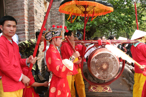 เทศกาลเทพ Giong ในหมู่บ้าน Phu Dong - ảnh 4