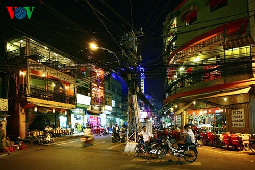 ถนนที่เป็นจุดนัดพบของนักท่องเที่ยวต่างชาติในนครโฮจิมินห์