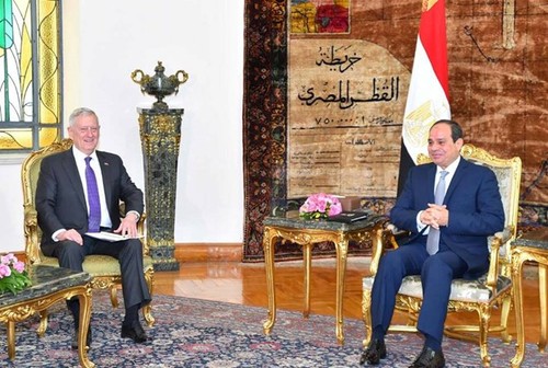 อียิปต์และสหรัฐกระชับความร่วมมือด้านกลาโหมและการต่อต้านการก่อการร้าย - ảnh 1