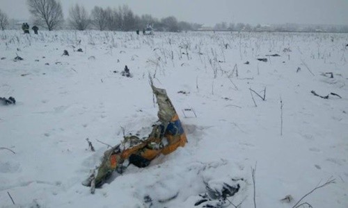 เหตุเครื่องบินรัสเซียตก ผู้โดยสารและลูกเรือทั้งหมด 71 คนเสียชีวิต - ảnh 1