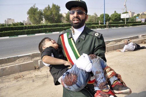 ข่าวเหตุโจมตีในงานพาเหรด ที่  เมือง Ahvaz ประเทศ อิหร่าน - ảnh 1