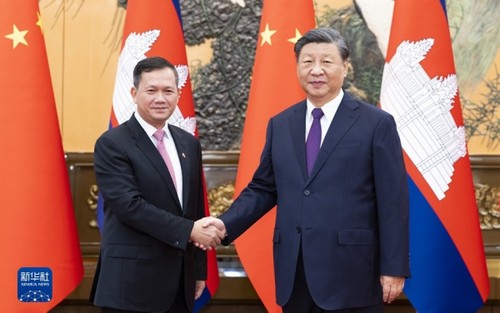 ผู้นำจีนเจรจากับนายกรัฐมนตรีกัมพูชา - ảnh 1