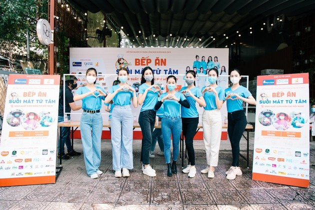 Miss Vietnam beauties lend helping hand to poor people in HCM City