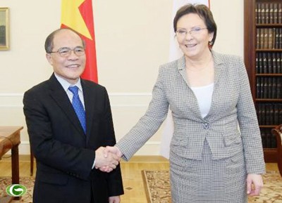 Presidente del Parlamento vietnamita en Polonia  - ảnh 1
