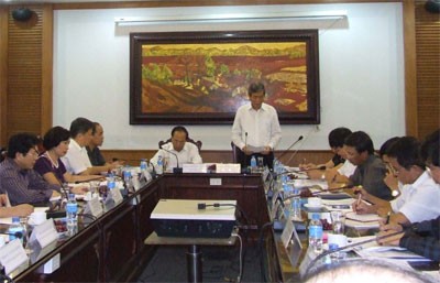 Examinan implementación de documentos partidistas en Vietnam - ảnh 1