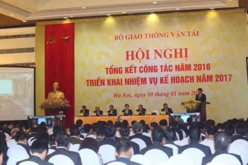 Ministerio de Transporte y Vialidad de Vietnam fortalece reestructuración sectorial - ảnh 1