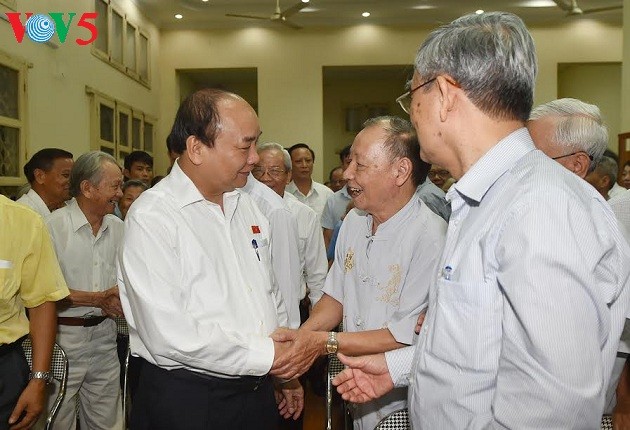 Primer ministro de Vietnam contacta con electores de Hai Phong - ảnh 1