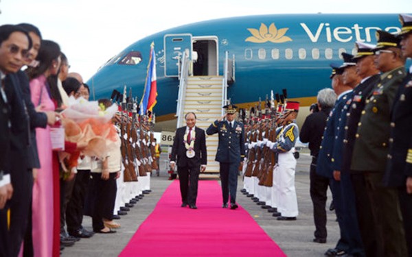 El primer ministro de Vietnam inicia su visita de trabajo en Filipinas - ảnh 1