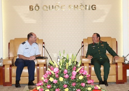 Vietnam y Estados Unidos consolidan las relaciones en materia de defensa - ảnh 1