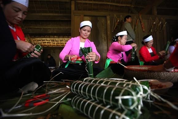 Comunidades étnicas de Vietnam resaltan la identidad cultural en ocasión del Tet - ảnh 1