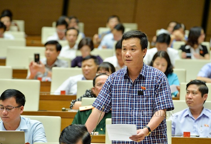 Parlamento vietnamita aborda las enmiendas de la Ley de Educación Superior - ảnh 1