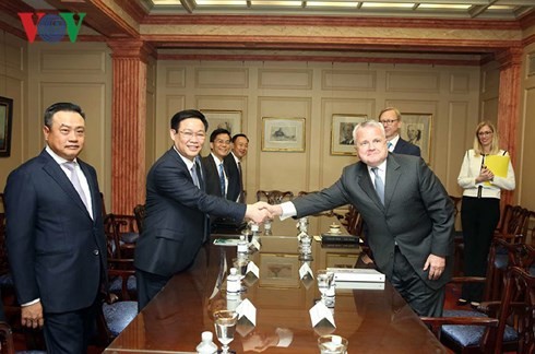 Vicepremier vietnamita reafirma la política nacional de cooperación con Estados Unidos - ảnh 1