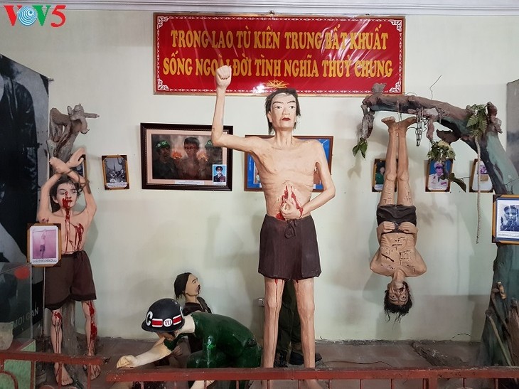 Museo de combatientes revolucionarios encarcelados en guerra educa el patriotismo a los vietnamitas - ảnh 2