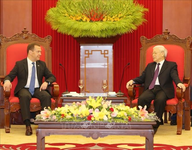 Máximo líder político de Vietnam recibe al primer ministro de Rusia - ảnh 1