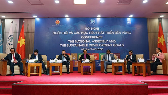 Concluye conferencia “Parlamento y los objetivos de desarrollo sostenible” en Da Nang - ảnh 1
