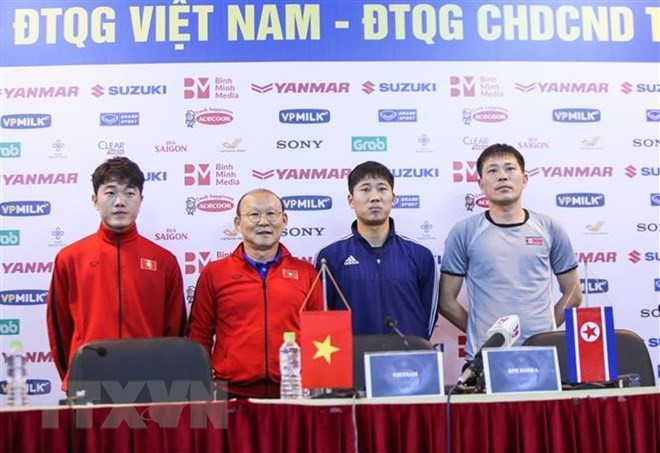 Selección de fútbol de Vietnam compite con Corea del Norte en encuentro amistoso - ảnh 1