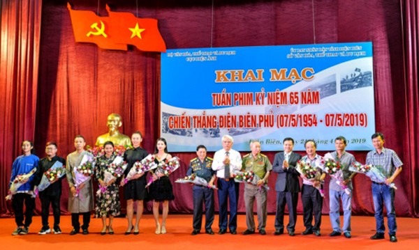 Actividades conmemorativas de 65 años de la Victoria de Dien Bien Phu en región norvietnamita  - ảnh 2