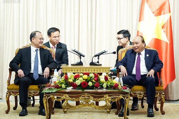 Primer ministro de Vietnam conversa con dirigentes de corporaciones líderes de China - ảnh 1