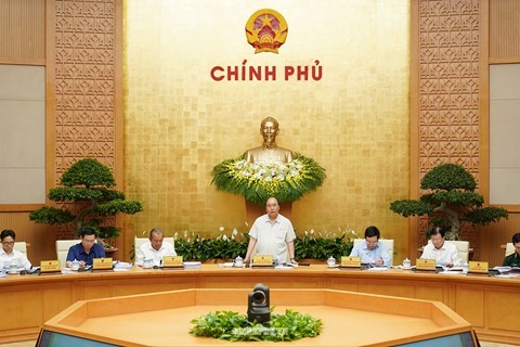 Reunión ordinaria del Gobierno debate panorama económico de Vietnam - ảnh 1