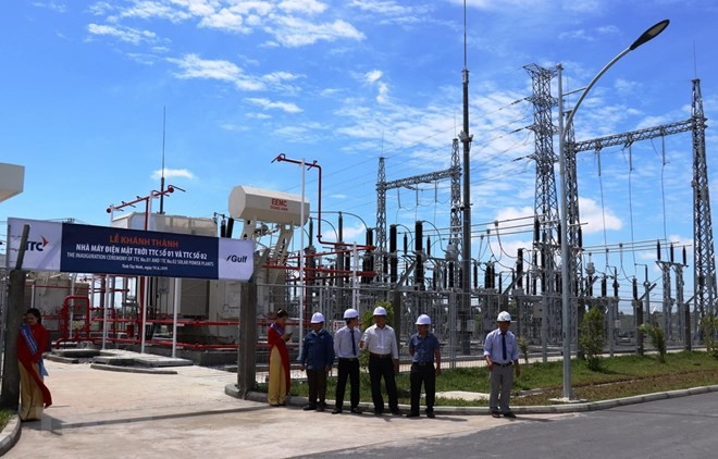 Localidad sureña de Vietnam inauguran dos centrales de energía solar  - ảnh 1