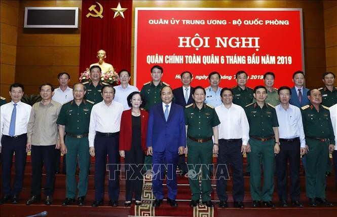 Vietnam evalúa contribución del ejército al desarrollo socioeconómico en primer semestre de 2019 - ảnh 1