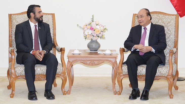 Jefe del Gobierno vietnamita ensalza aportes del saliente embajador panameño a los lazos binacionales - ảnh 1