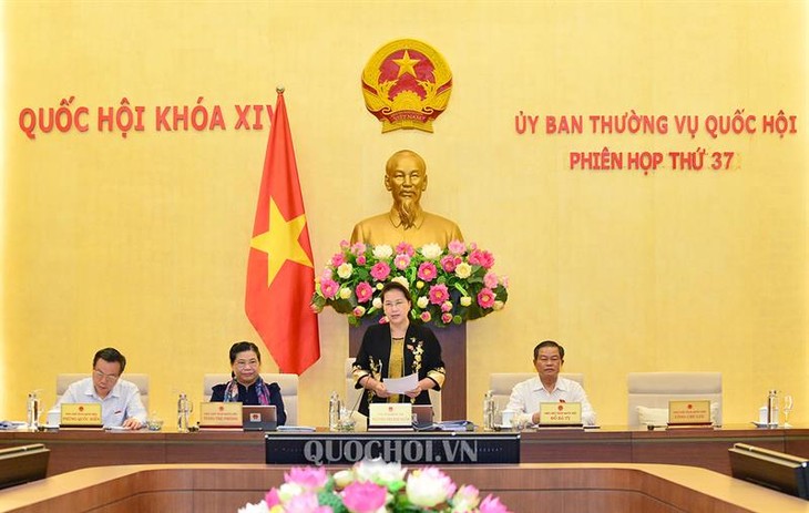 Inauguran 37 periodo de sesiones del Comité Permanente del Parlamento de Vietnam - ảnh 1