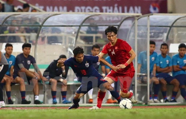 Fútbol vietnamita cierra 2019 con ascenso de tres peldaños en el ranking mundial - ảnh 1