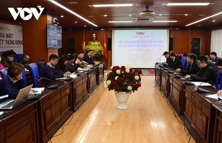 La Voz de Vietnam refuerza la información sobre el XIII Congreso Nacional del Partido Comunista  - ảnh 1