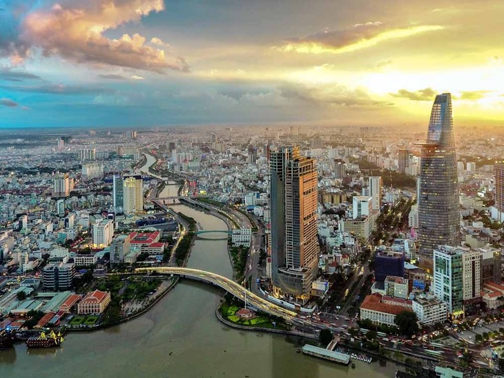El panorama económico de Vietnam a través de la lente de medios internacionales - ảnh 1